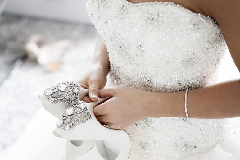 Vestido de noiva: vantagens e desvantagens de comprar online